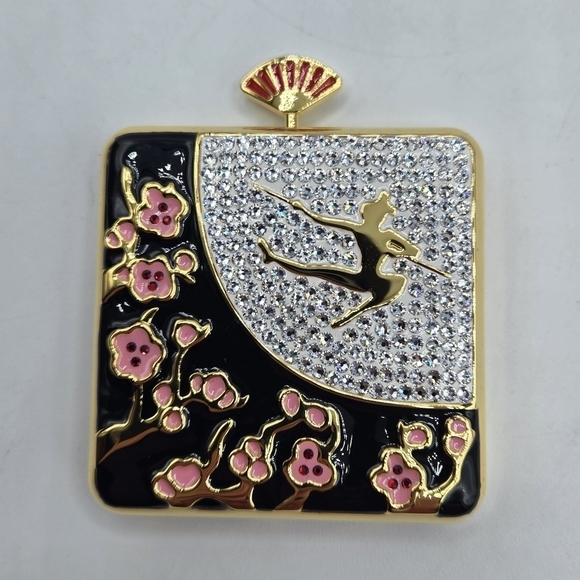 Estee Lauder Disney Mulan Find Your Inner Warrior Setting Powder Compact - Picture 3 of 8